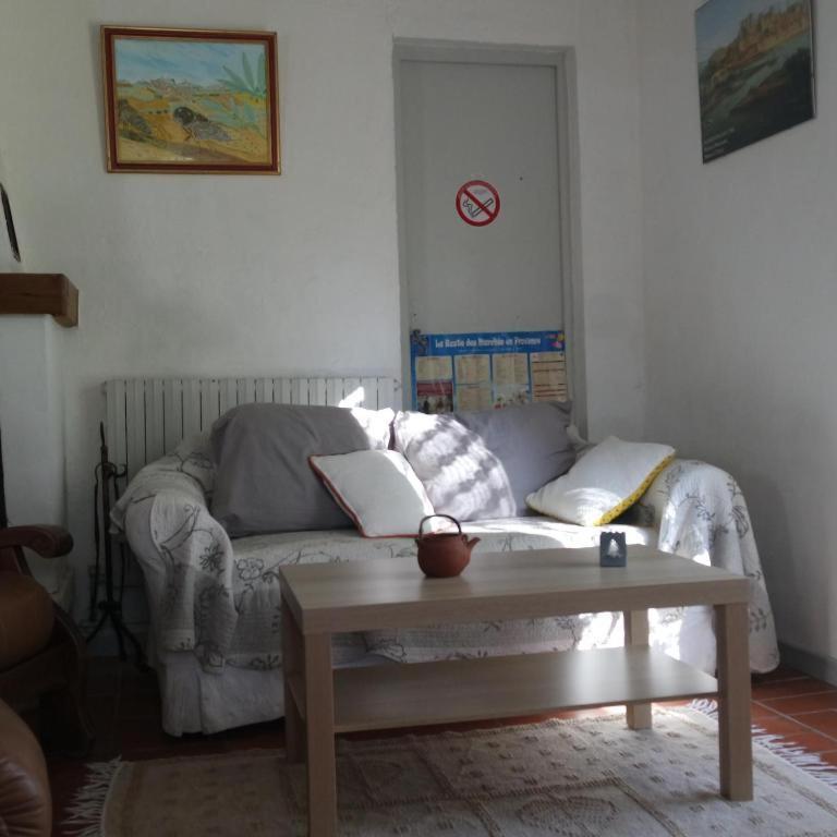 Mas Grimaud - Gite- Et D'hotes Familiales Bed & Breakfast Eygalières
