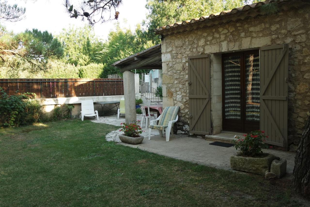 Bed & Breakfast Mas Grimaud - Gite- Et D'hotes Familiales *