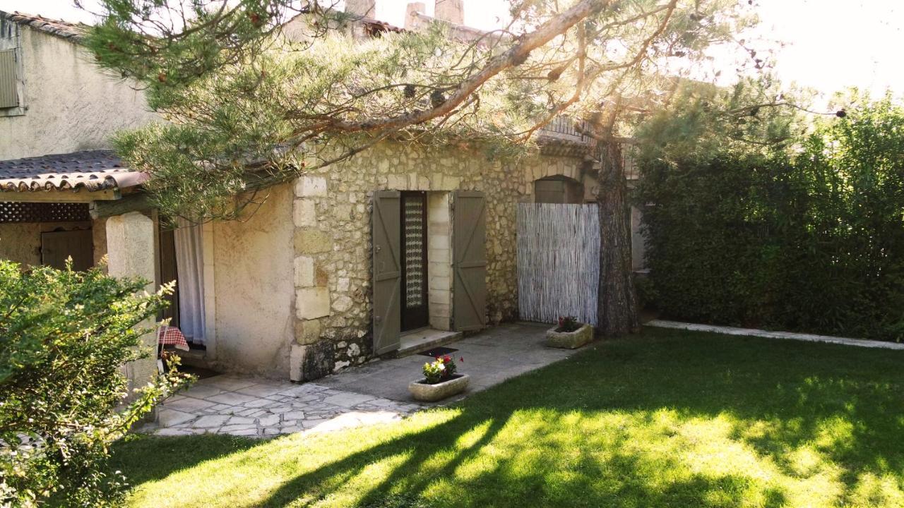 Bed & Breakfast Mas Grimaud - Gite- Et D'hotes Familiales