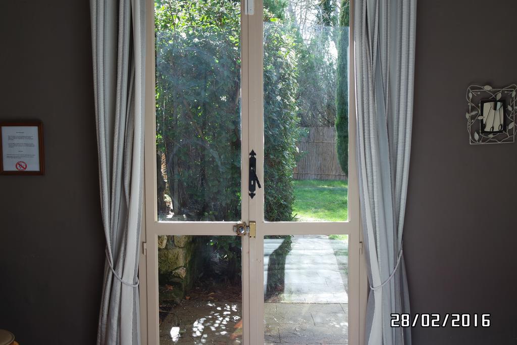 Bed & Breakfast Mas Grimaud - Gite- Et D'hotes Familiales