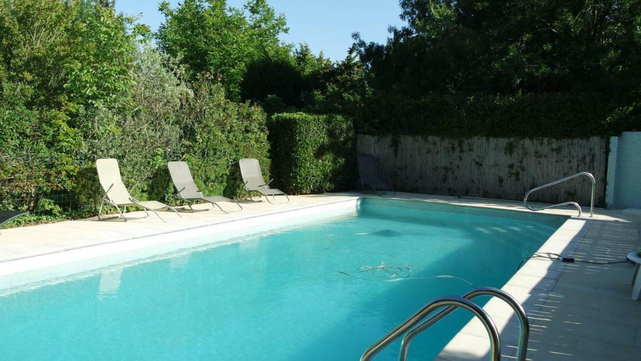 Mas Grimaud - Gite- Et D'hotes Familiales Bed & Breakfast Eygalières