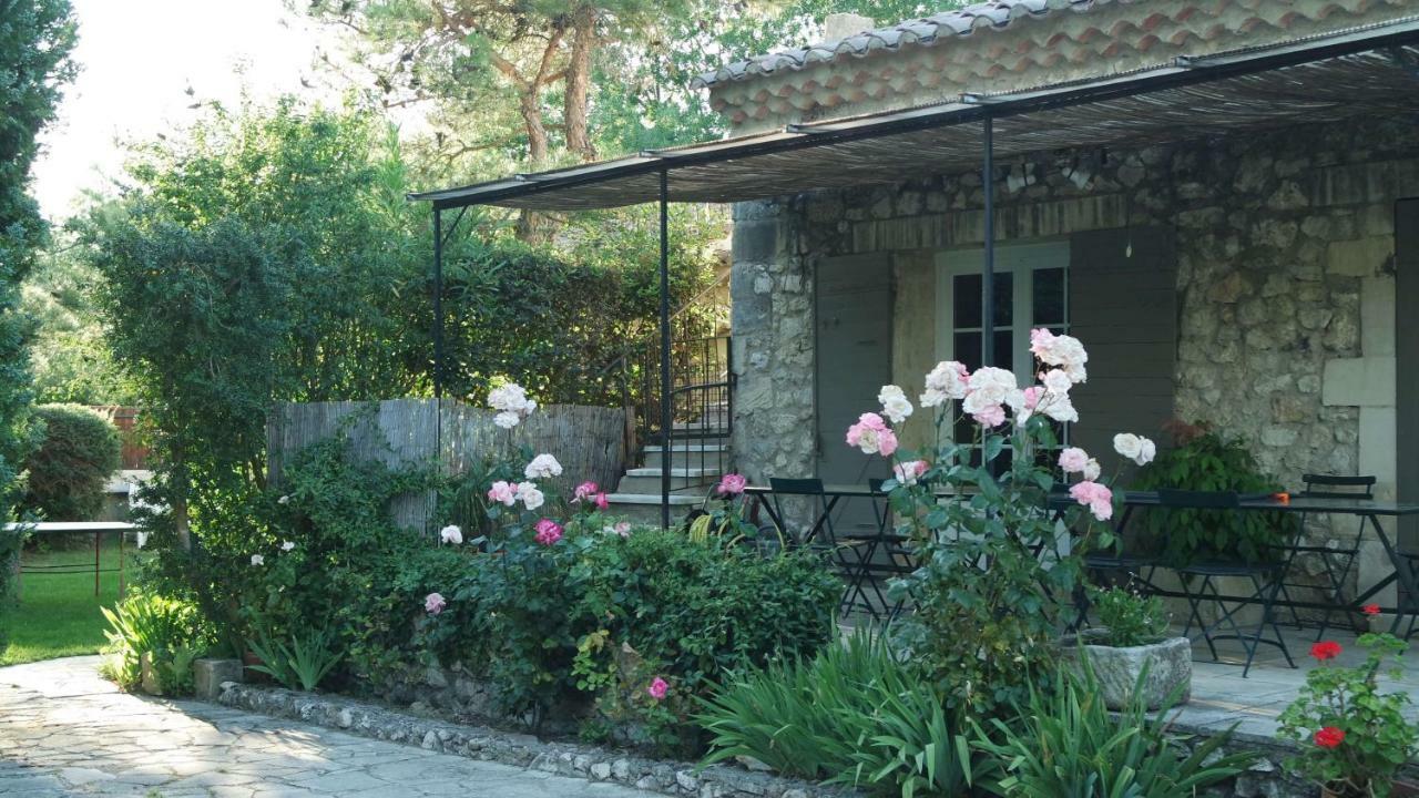 Bed & Breakfast Mas Grimaud - Gite- Et D'hotes Familiales Eygalières