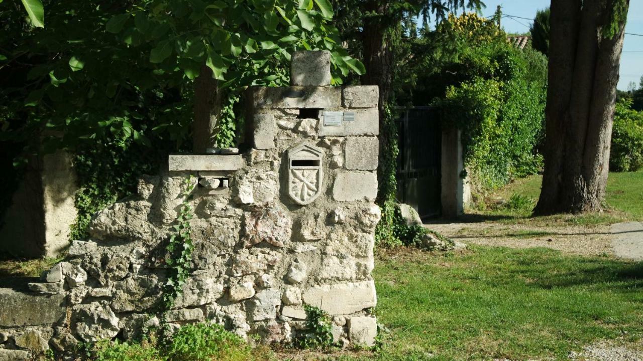 Mas Grimaud - Gite- Et D'hotes Familiales Bed & Breakfast Eygalières