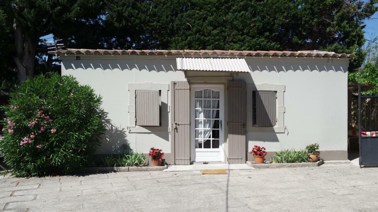 Bed & Breakfast Mas Grimaud - Gite- Et D'hotes Familiales *