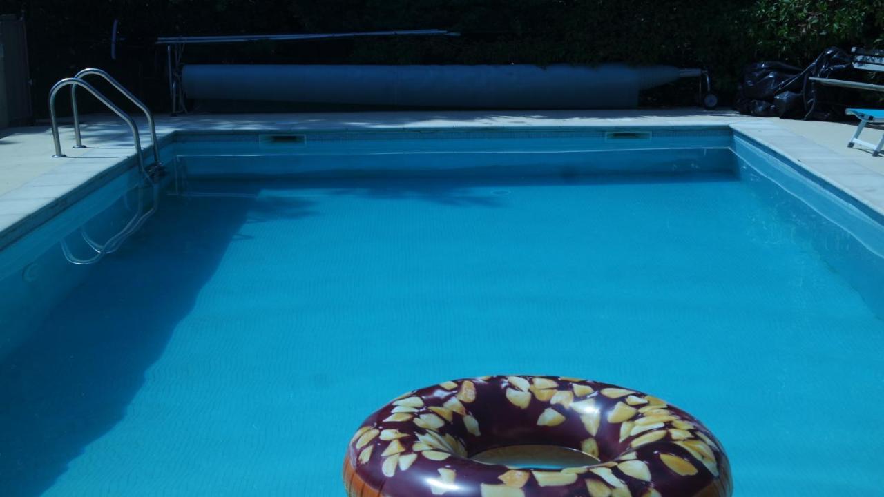 Bed & Breakfast Mas Grimaud - Gite- Et D'hotes Familiales *