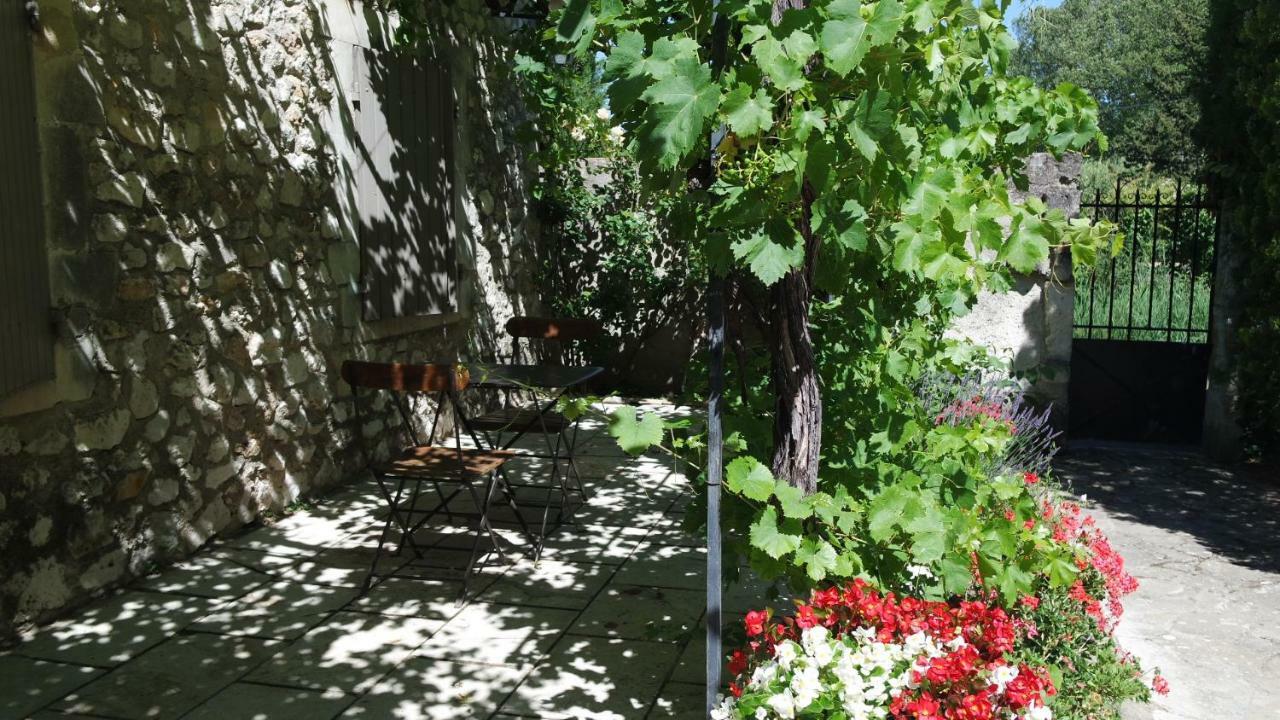 Mas Grimaud - Gite- Et D'hotes Familiales * Eygalieres (Bouches-du-Rhone)
